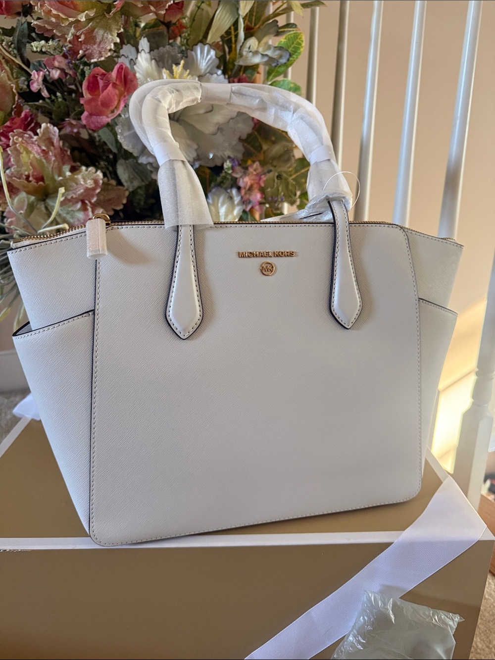 Michael Kors Large Marilyn Zip Tote Leather  Brand New Authentic 12x10